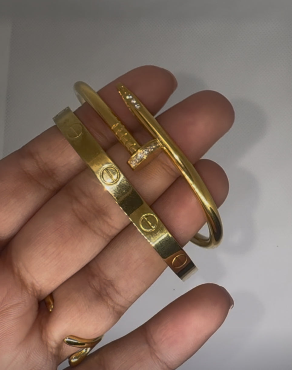 Nail-Rose Bangle